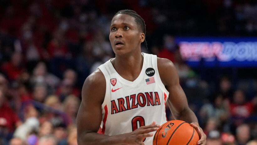 Arizona guard Bennedict Mathurin getting ready to shoot