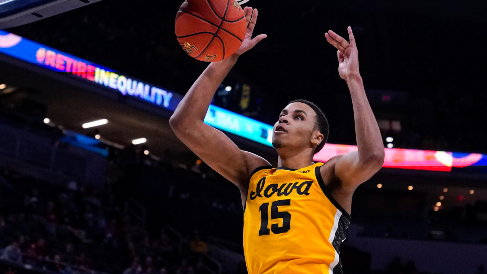 Keegan Murray dunks, Iowa