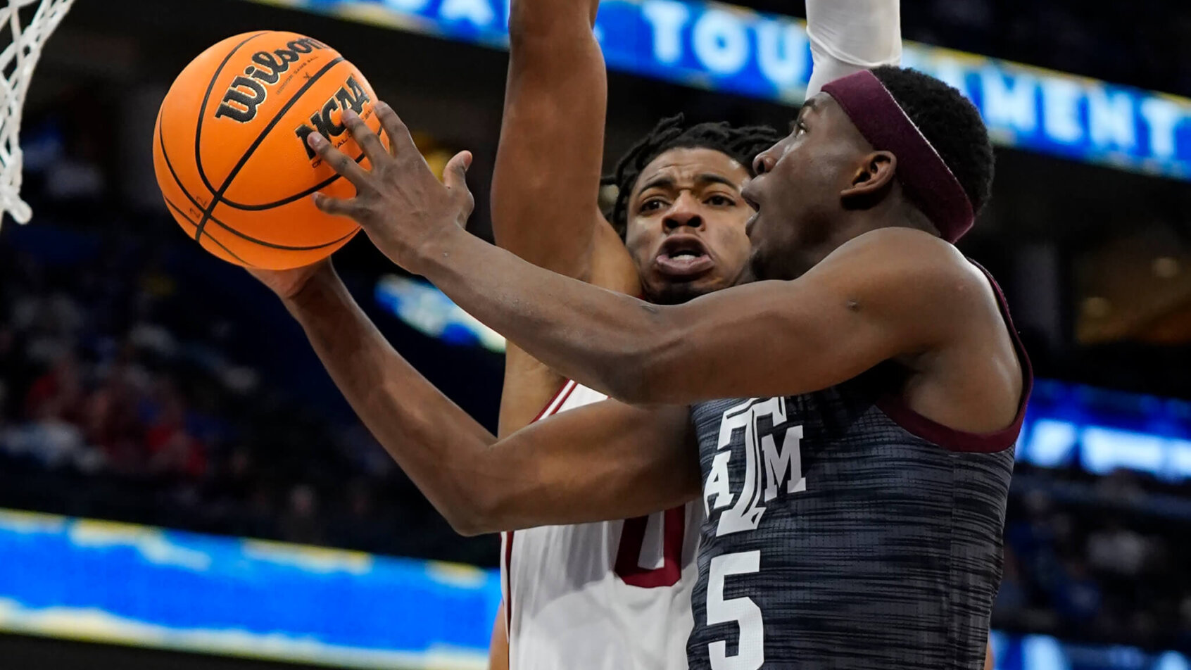 Hassan Diarra shoots, Texas A&M