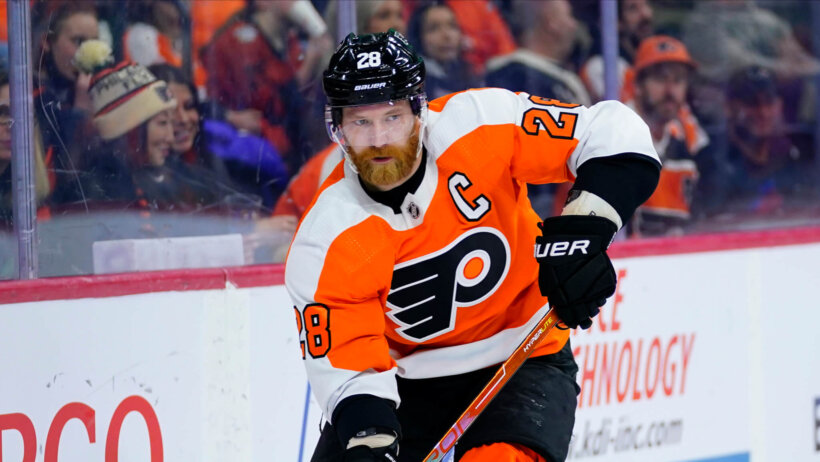 Claude Giroux skating