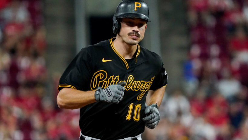 Bryan Reynolds home run trot
