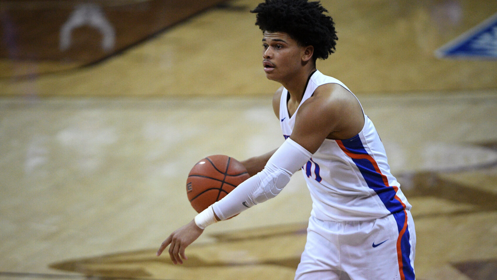 Boise State Broncos guard RayJ Dennis dribbling