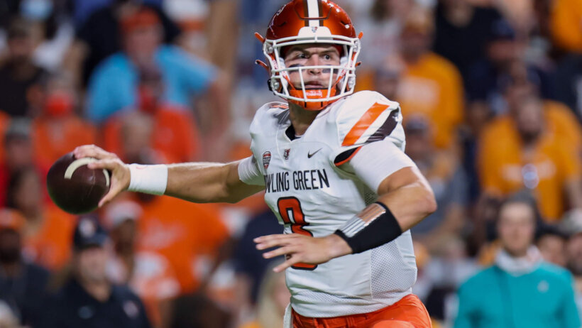 Bowling Green Falcons quarterback Matt McDonald passes the ball