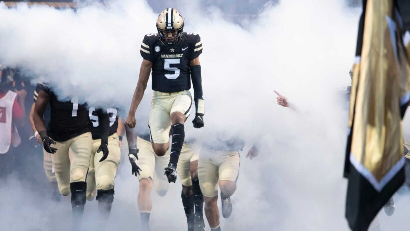 Vanderbilt quarterback Mike Wright takes the field