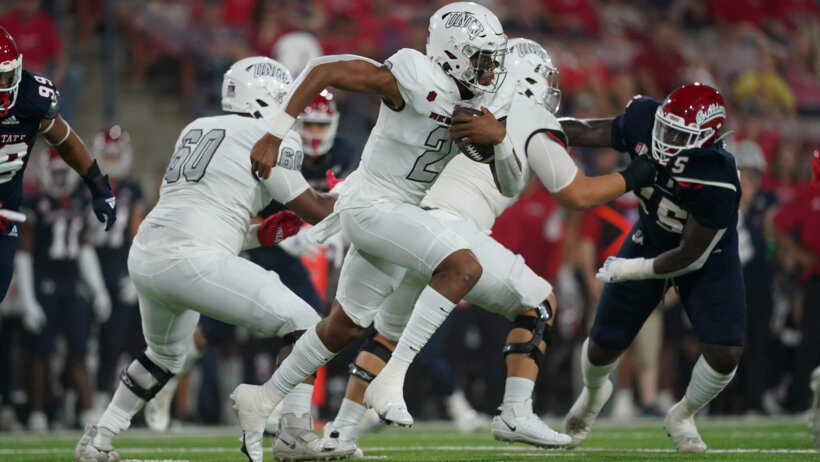 Doug Brumfield scrambles vs Fresno State