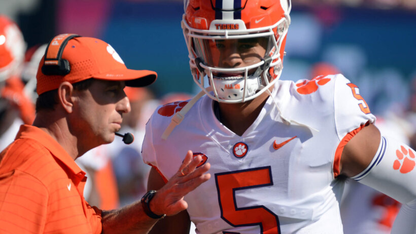 Dabo Swinney and DJ Uiagalelei