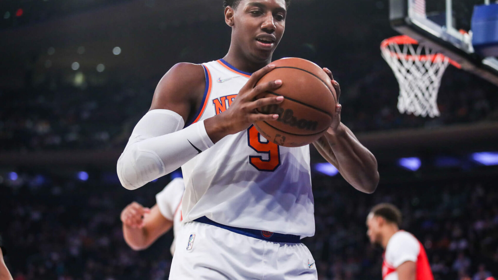 RJ Barrett holds ball