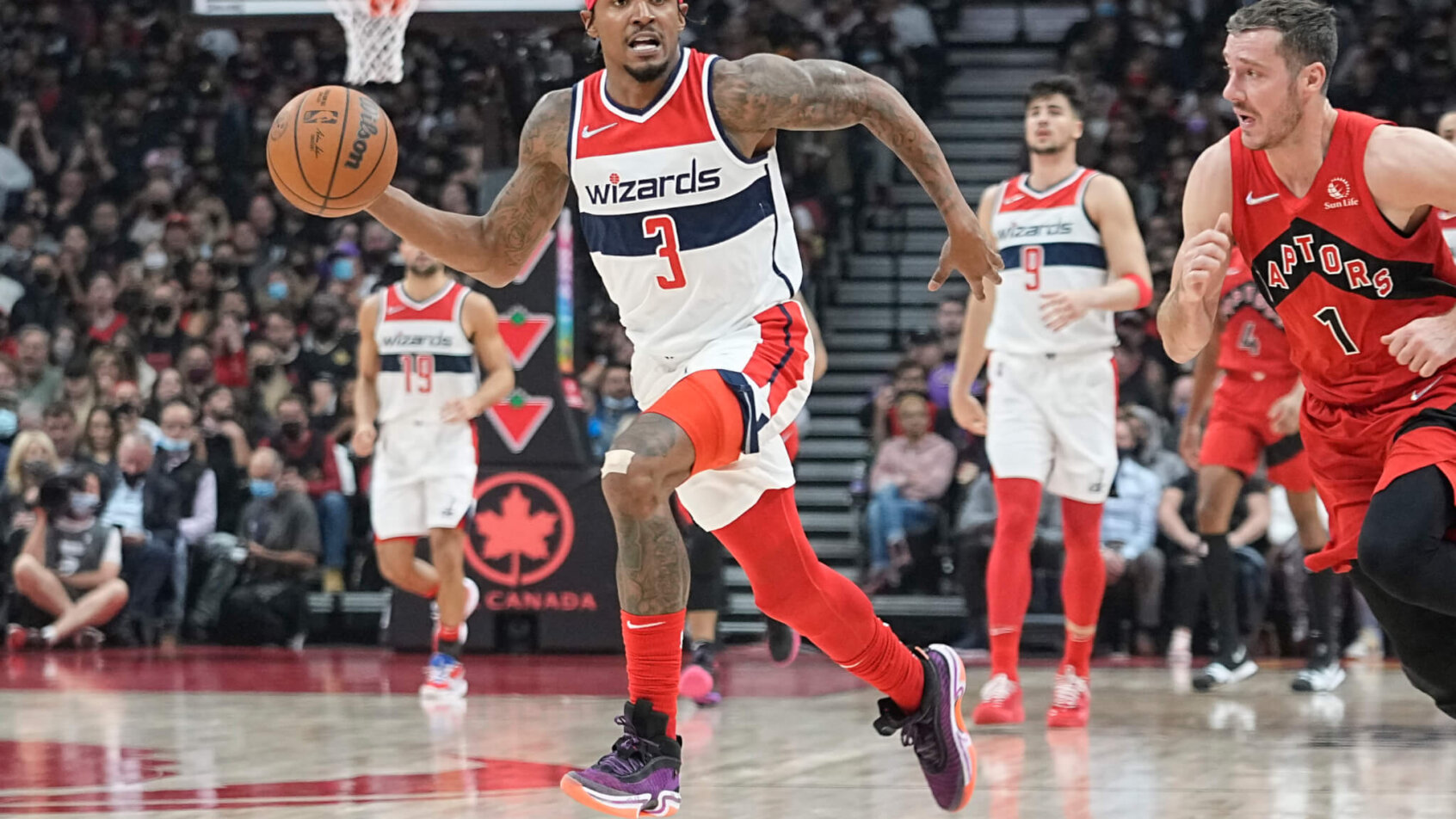 Bradley Beal dribbling