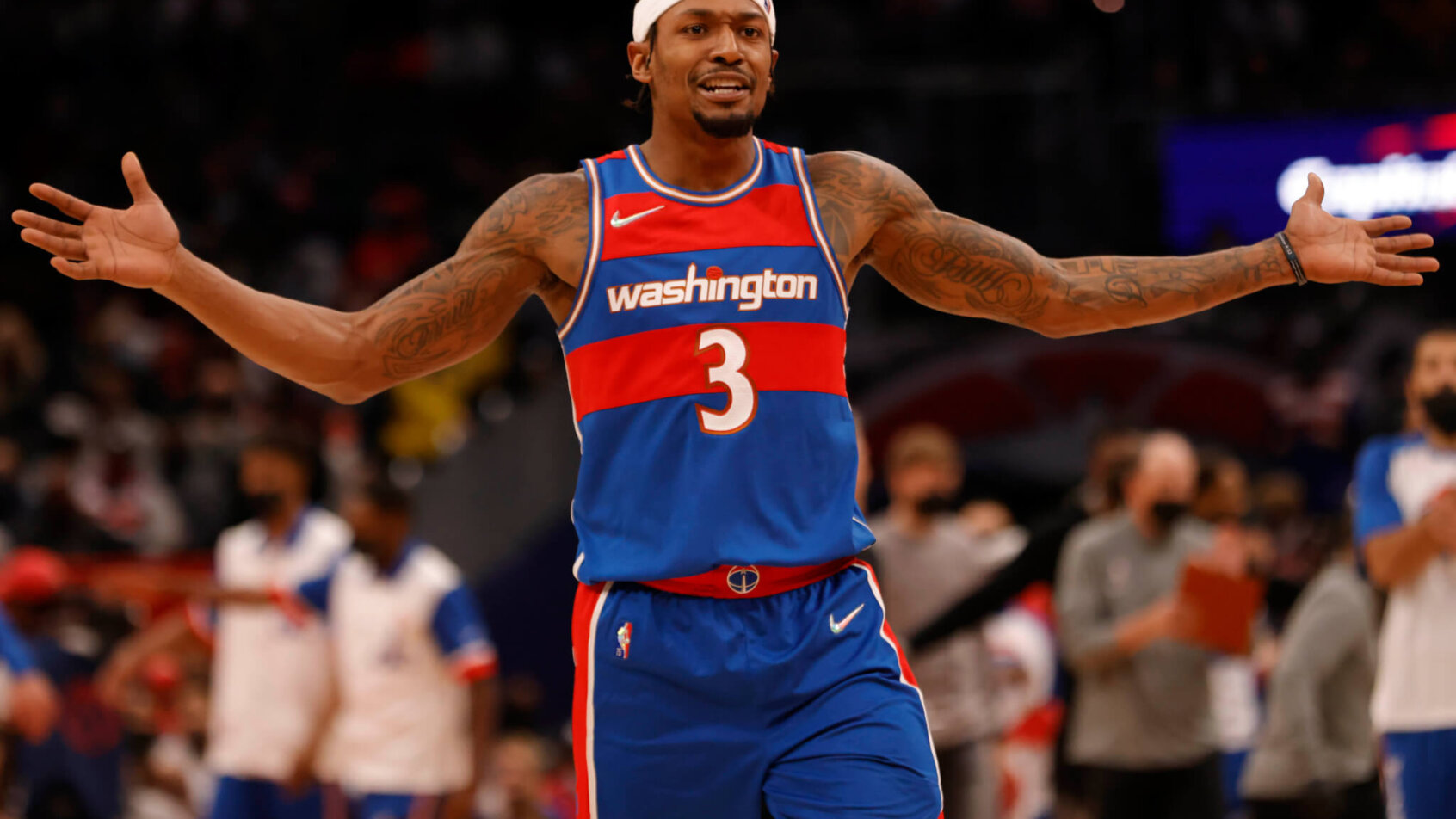 Bradley Beal arms extended