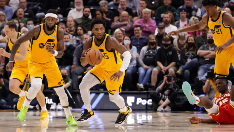 Donovan Mitchell dribbling