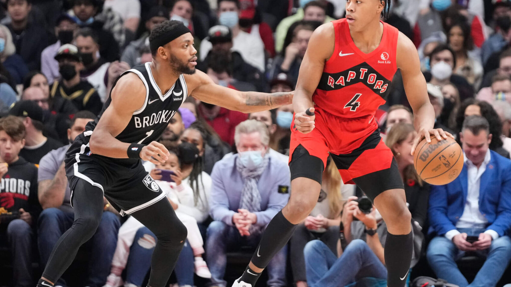 Scottie Barnes post up
