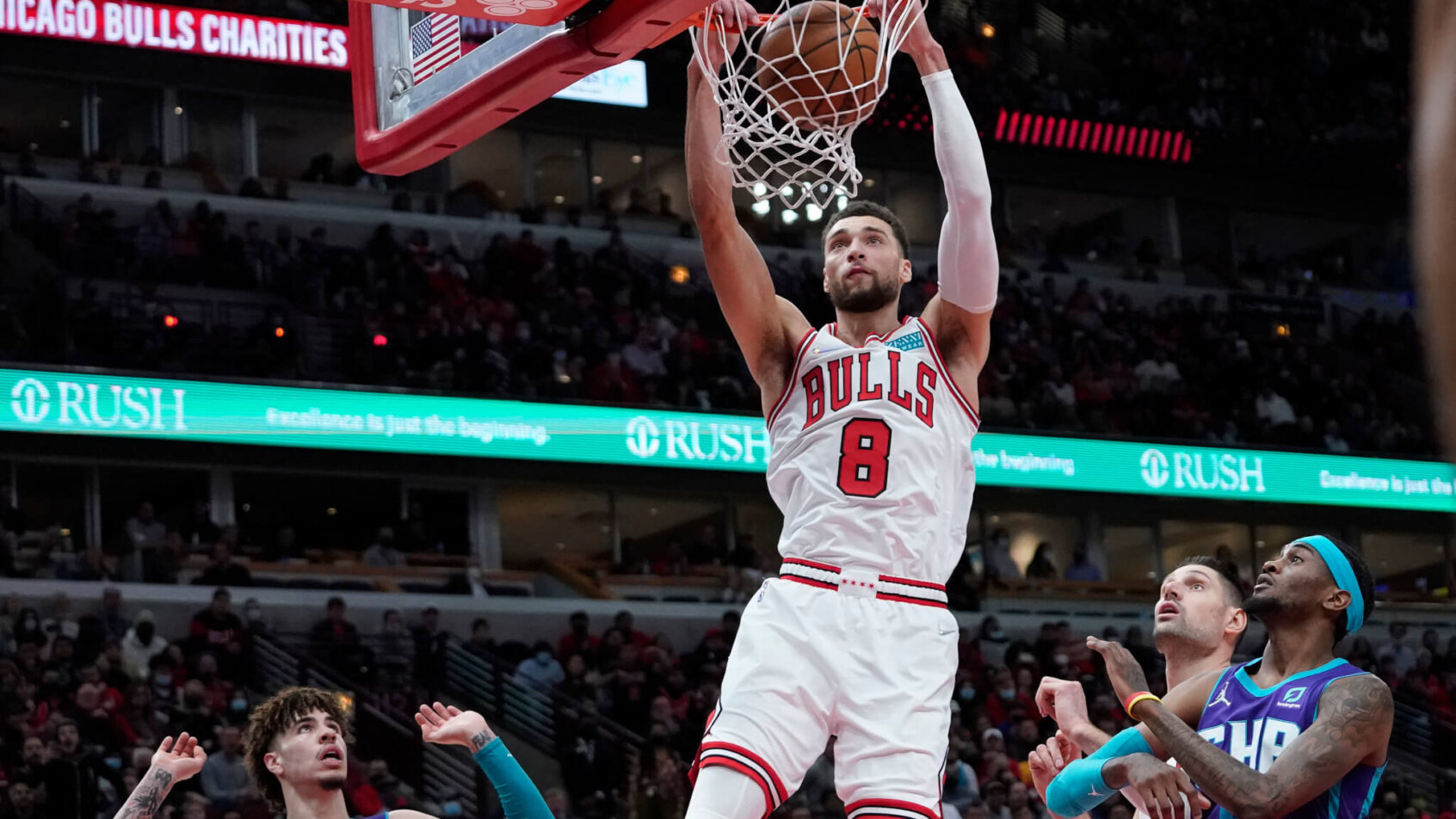 Zach LaVine dunking