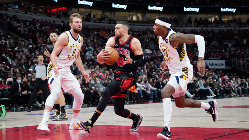 Zach LaVine driving to hoop