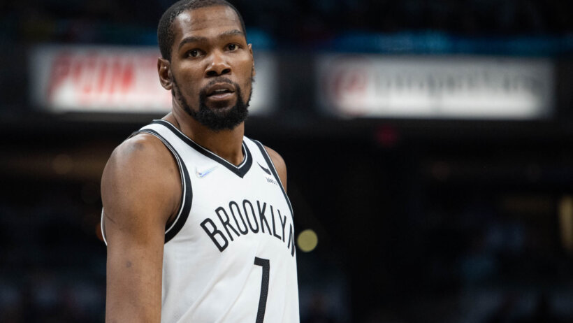 Kevin Durant iso during a stoppage
