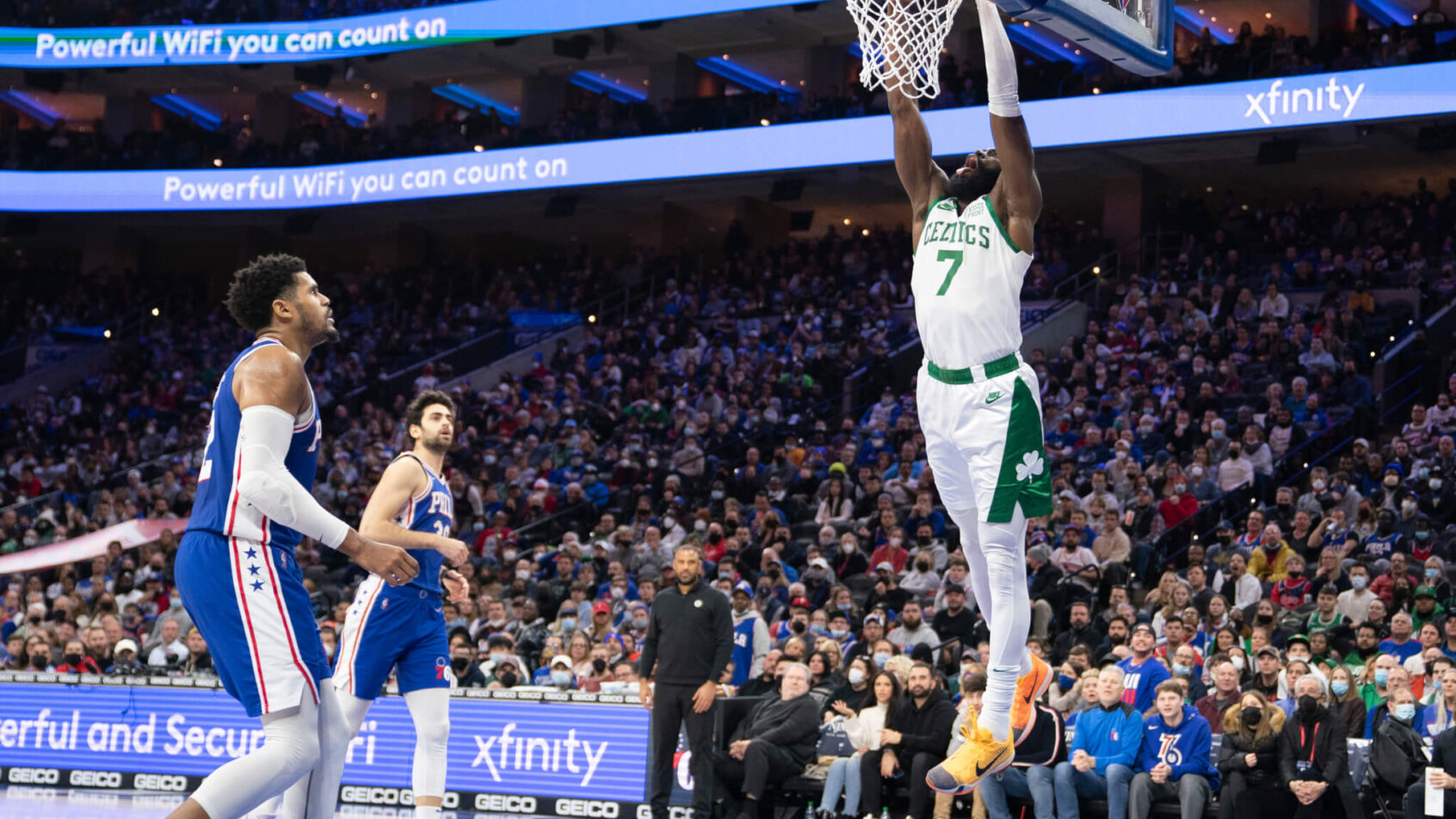 Jaylen Brown dunking