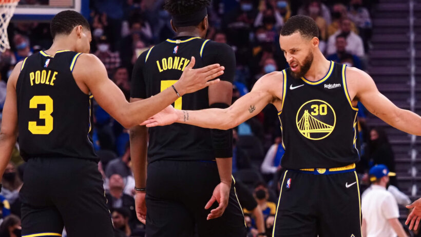 Steph Curry celebrates, Golden State Warriors