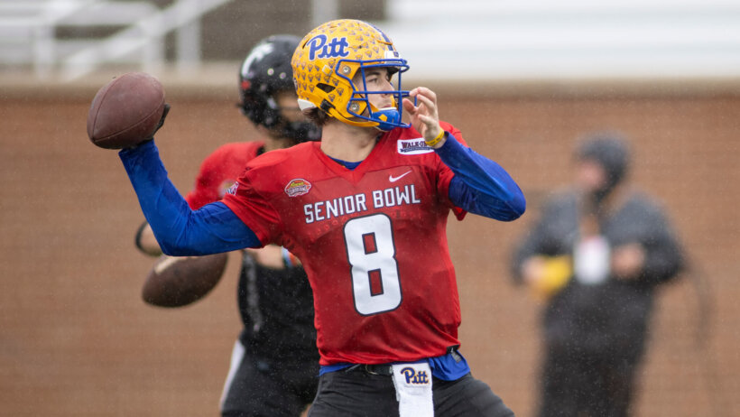Kenny Pickett throwing pass