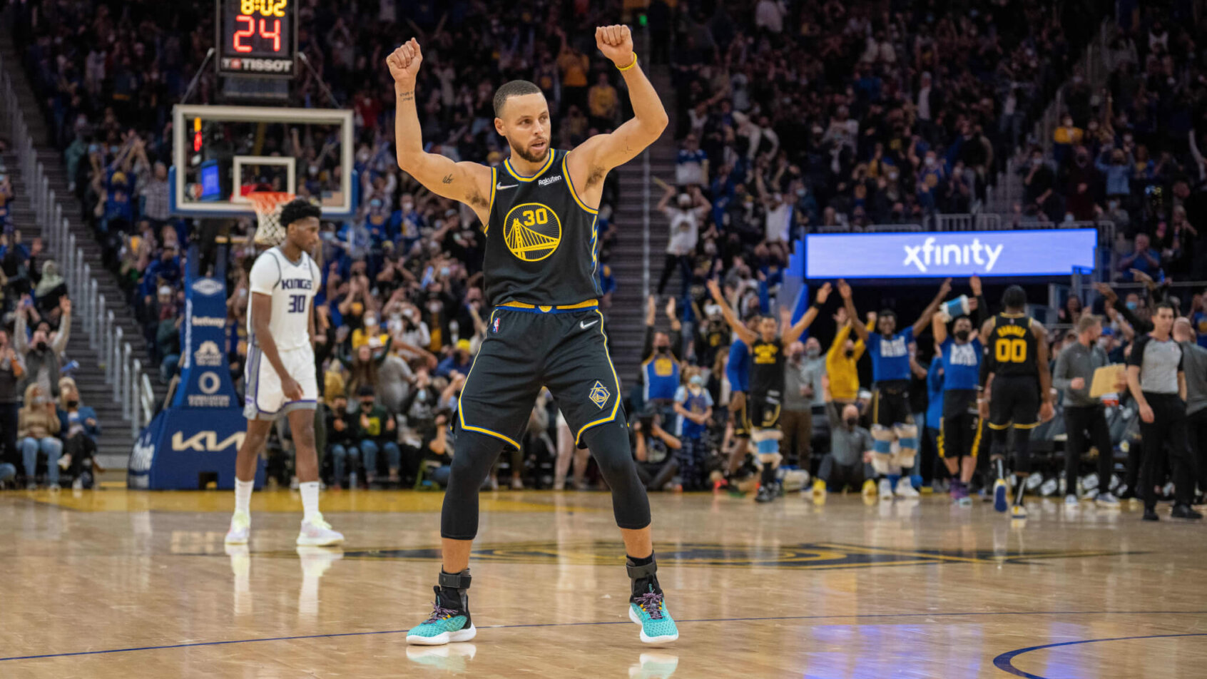 Stephen Curry celebrates after a bucket