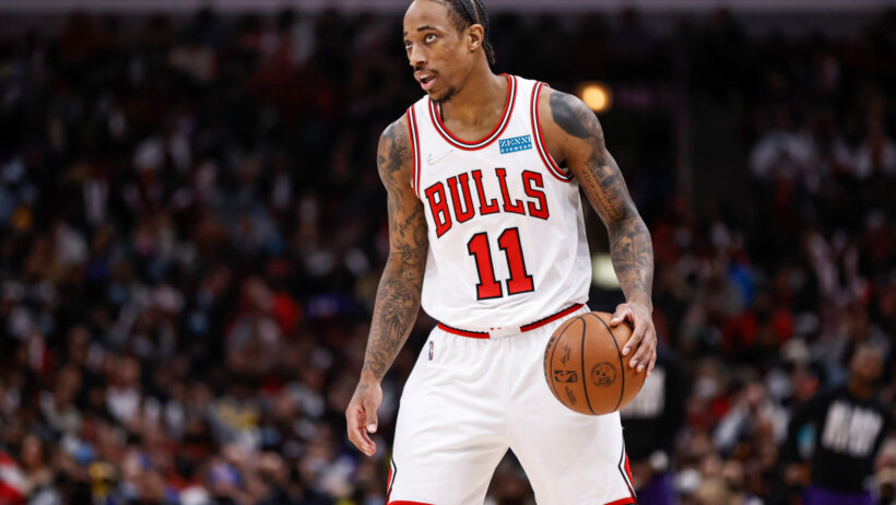 DeRozan dribbling