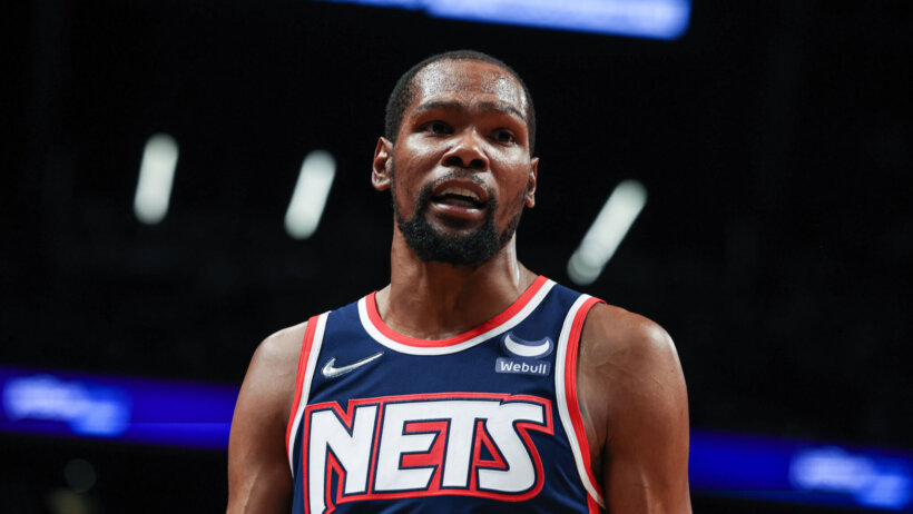 Durant looks around