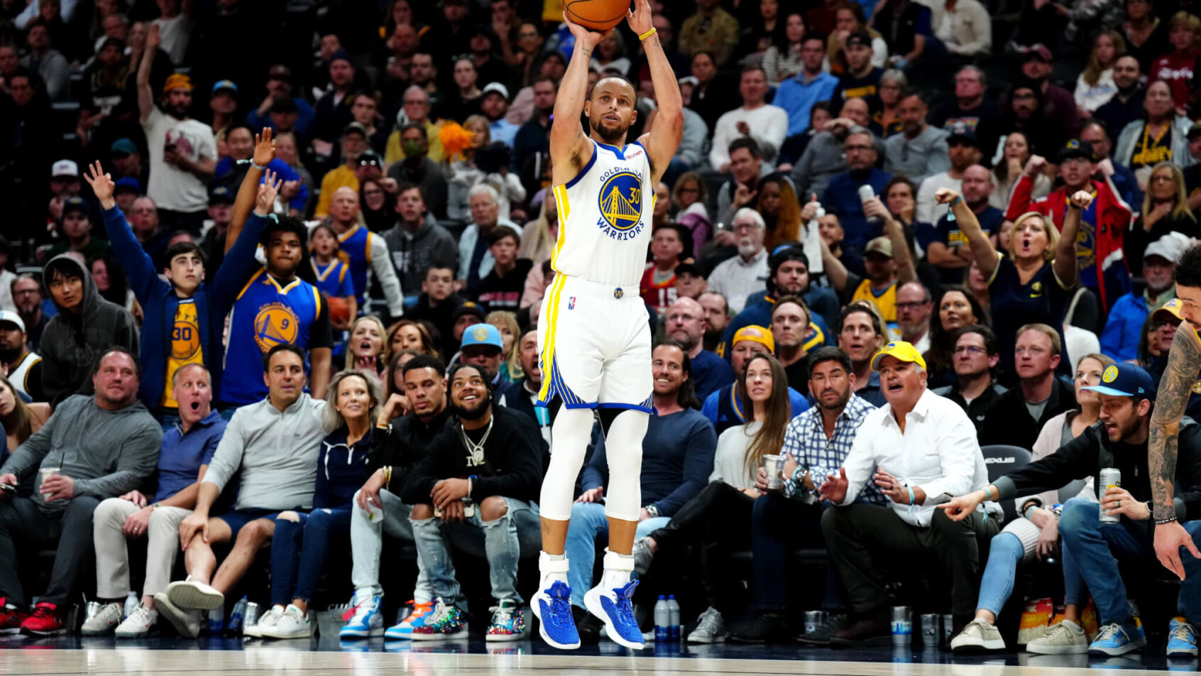 Steph Curry shooting