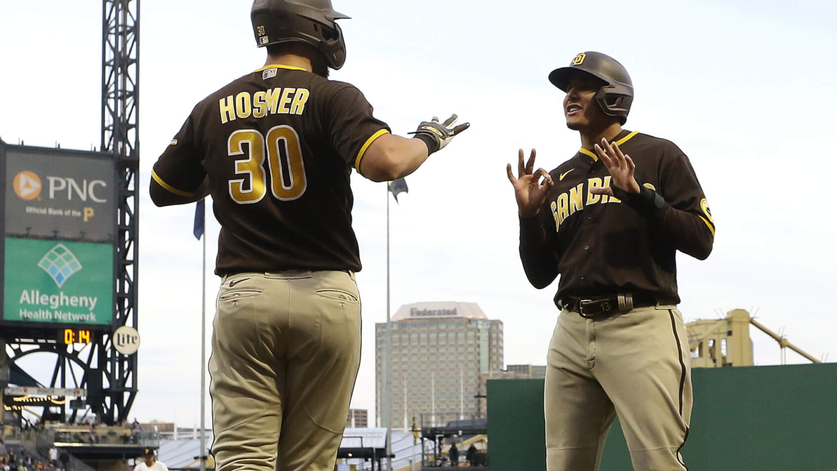 Eric Hosmer celebrates, San Diego Padres