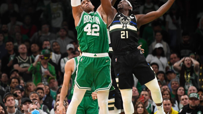 Al Horford battles for a rebound