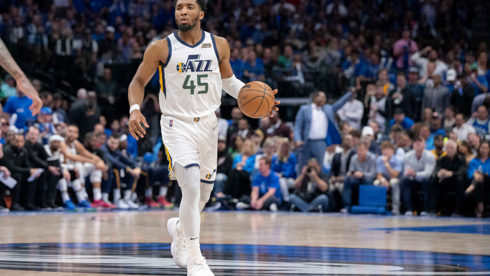 Donovan Mitchell dribbling ball