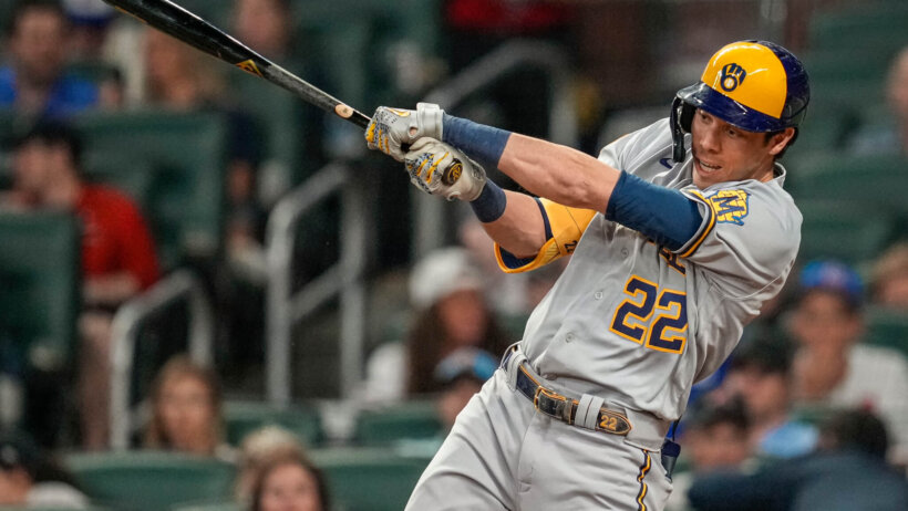 Christian Yelich smacks a hit