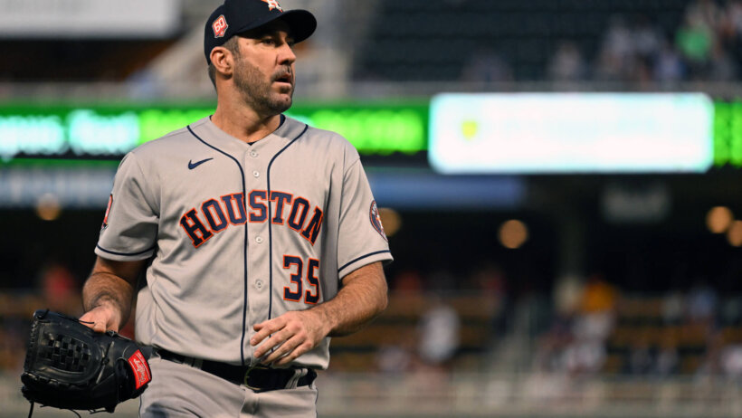 Justin Verlander walking off mound