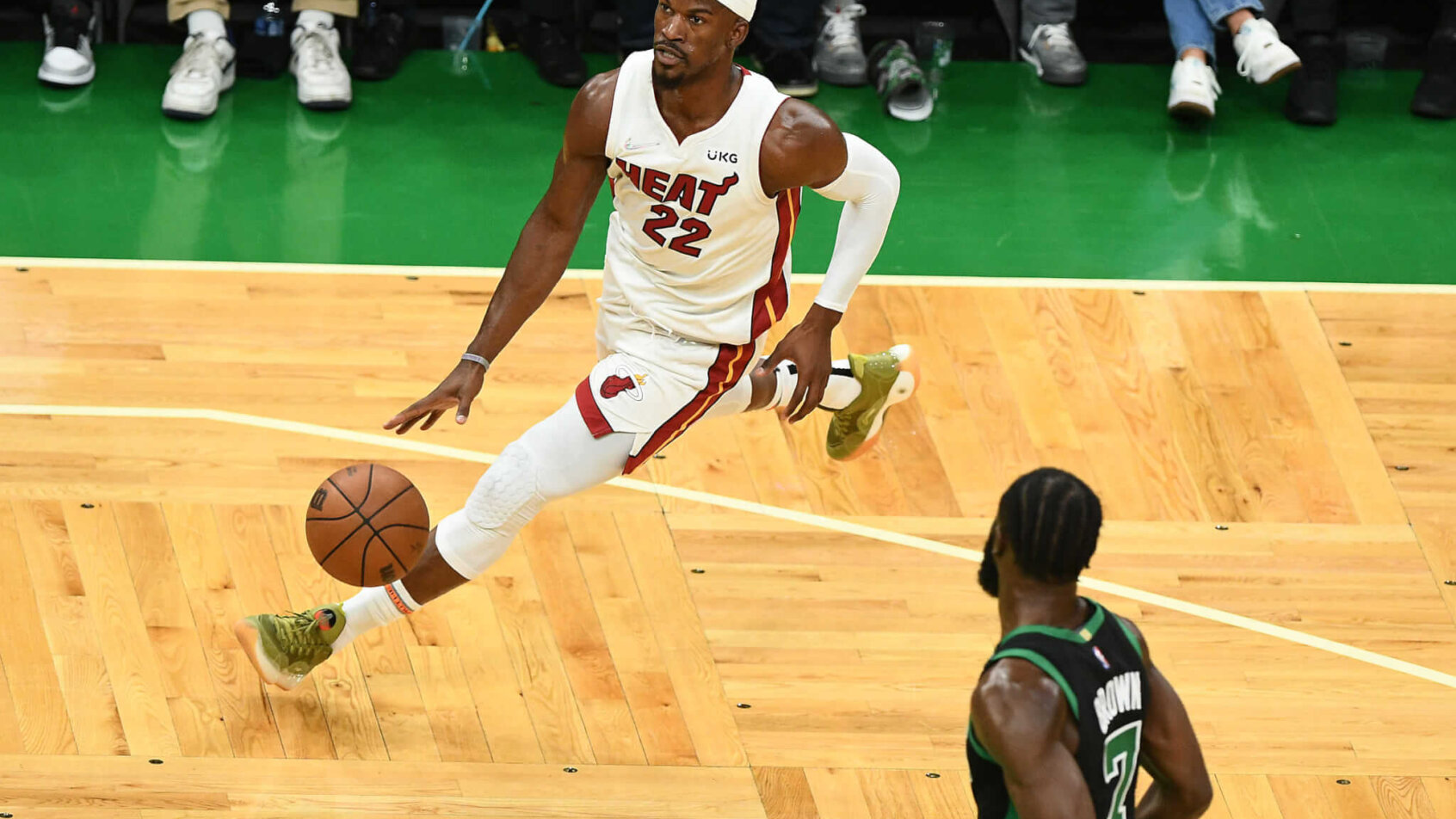 Jimmy Butler driving to hoop