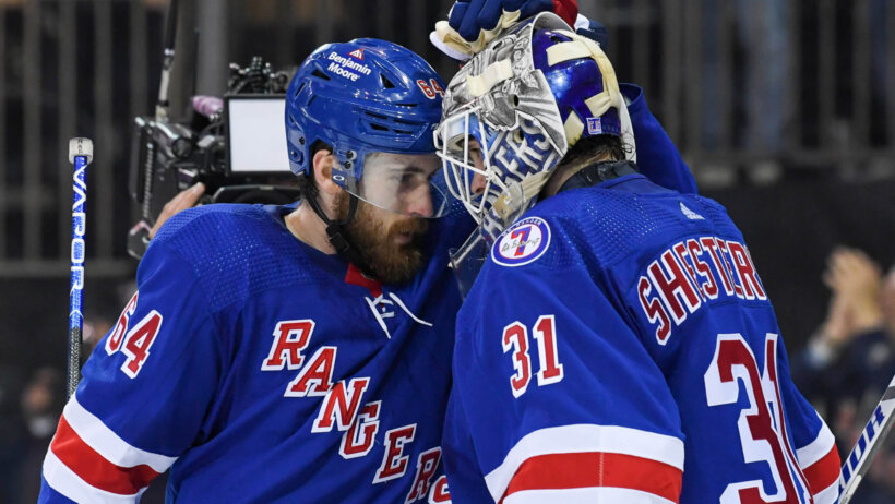 New York Rangers center Tyler Motte congratulating goalie Igor Shesterkin after a win