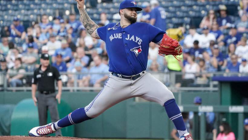 Toronto Blue Jays starting pitcher Alek Manoah mid-pitch.