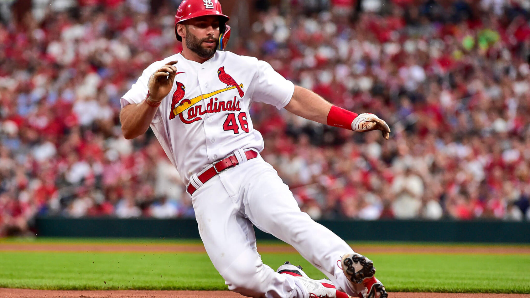 Paul Goldschmidt slides into third