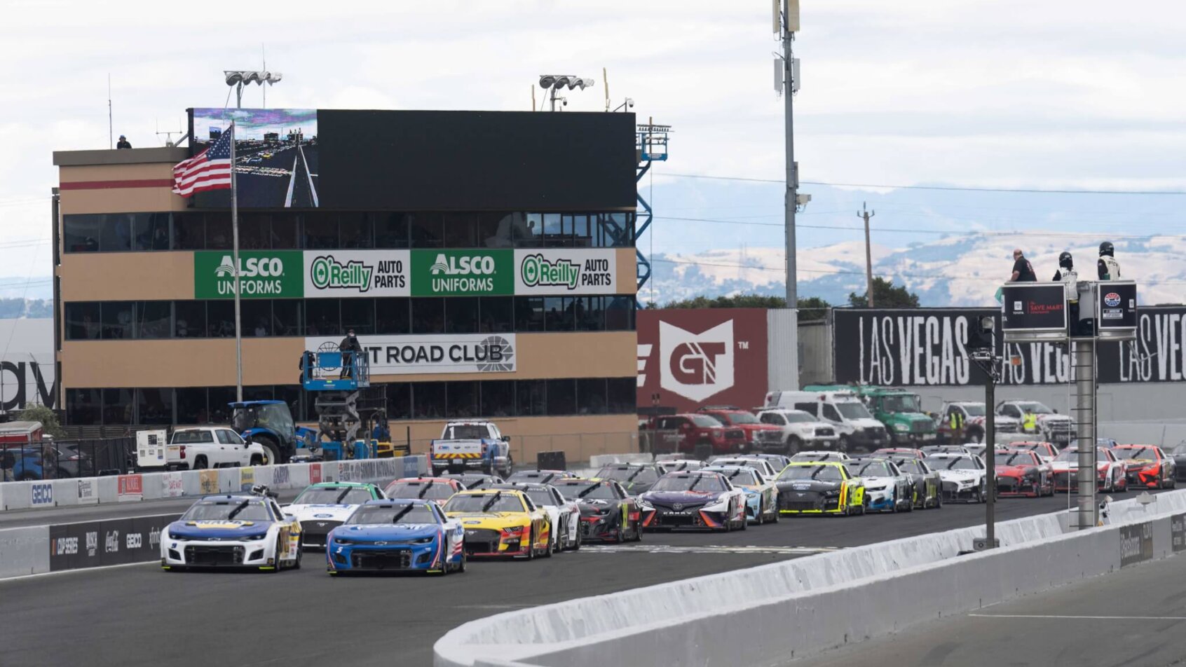 NASCAR Cup series drivers Chase Elliott and Kyle Larson are favorites in the Verizon 200 at the Brickyard odds