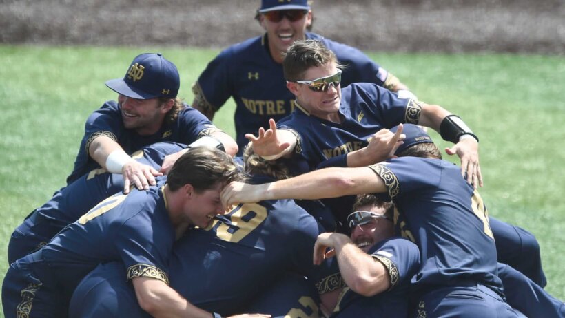Texas vs Notre Dame CWS odds