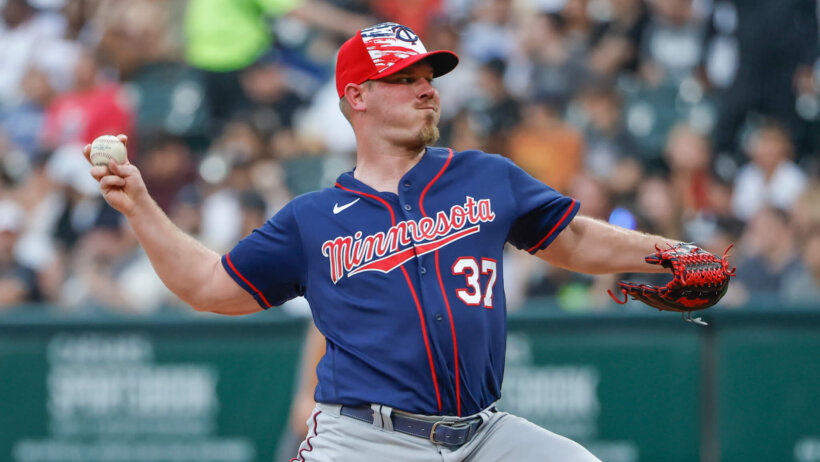 Dylan Bundy pitches, Minnesota Twins