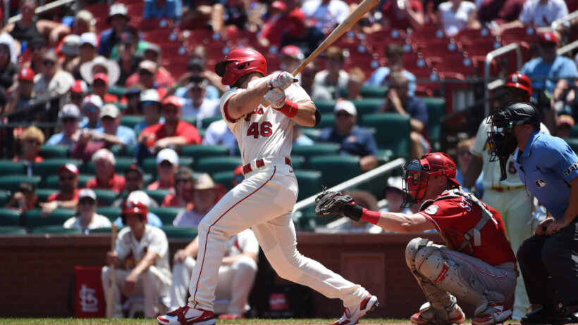 Paul Goldschmidt smacks a home run
