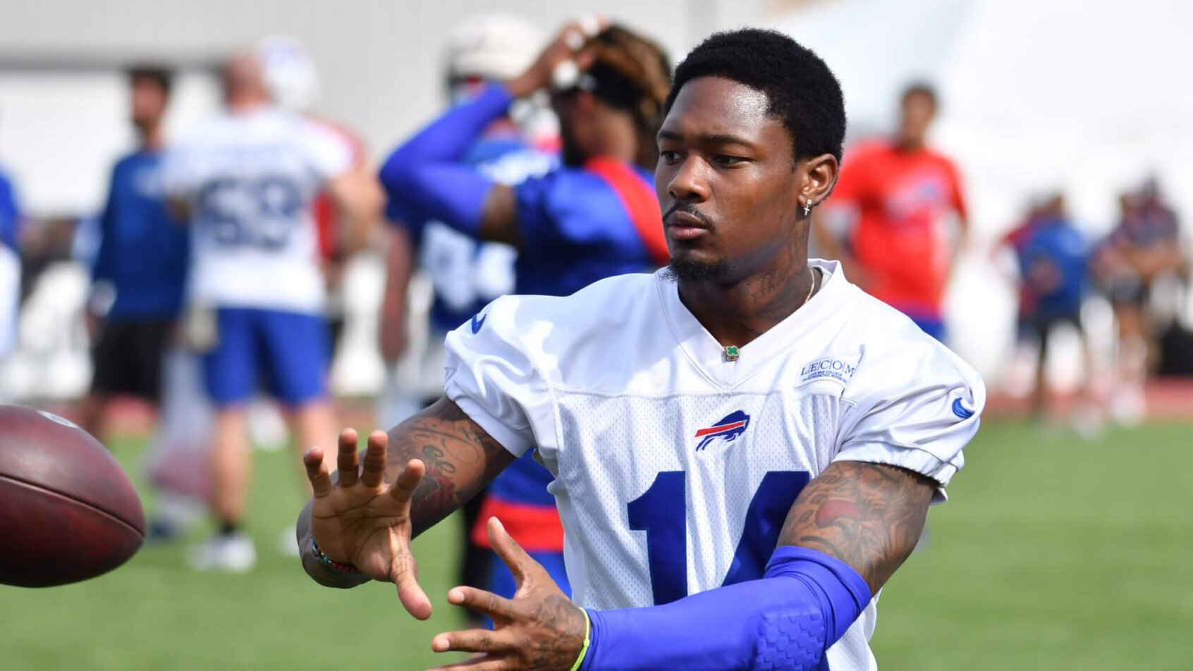 NFL wide receiver reception odds
