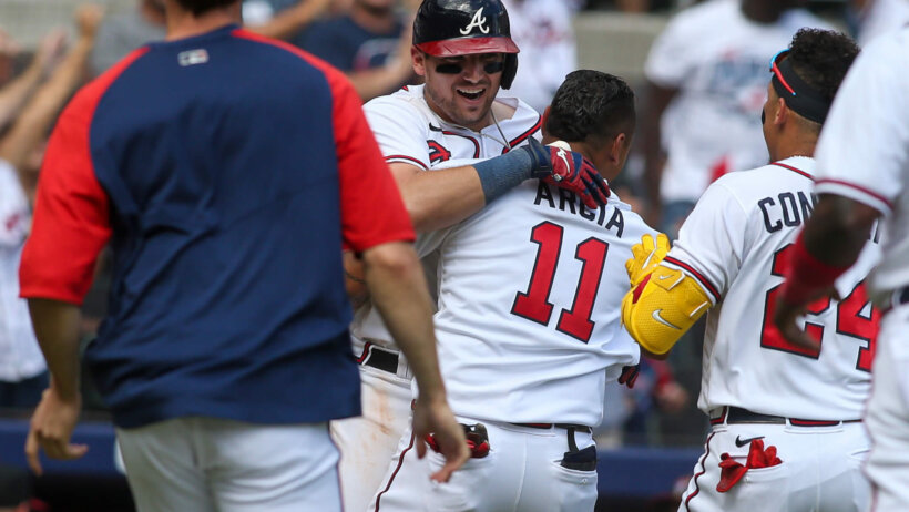 Austin Riley walk-off celebration