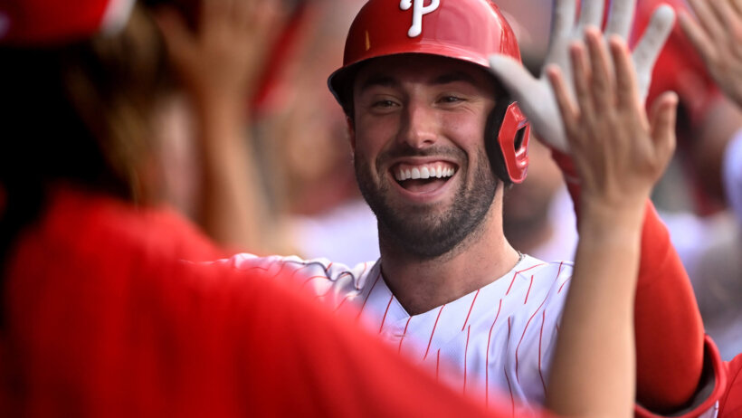 Matt Vierling dugout high-fives