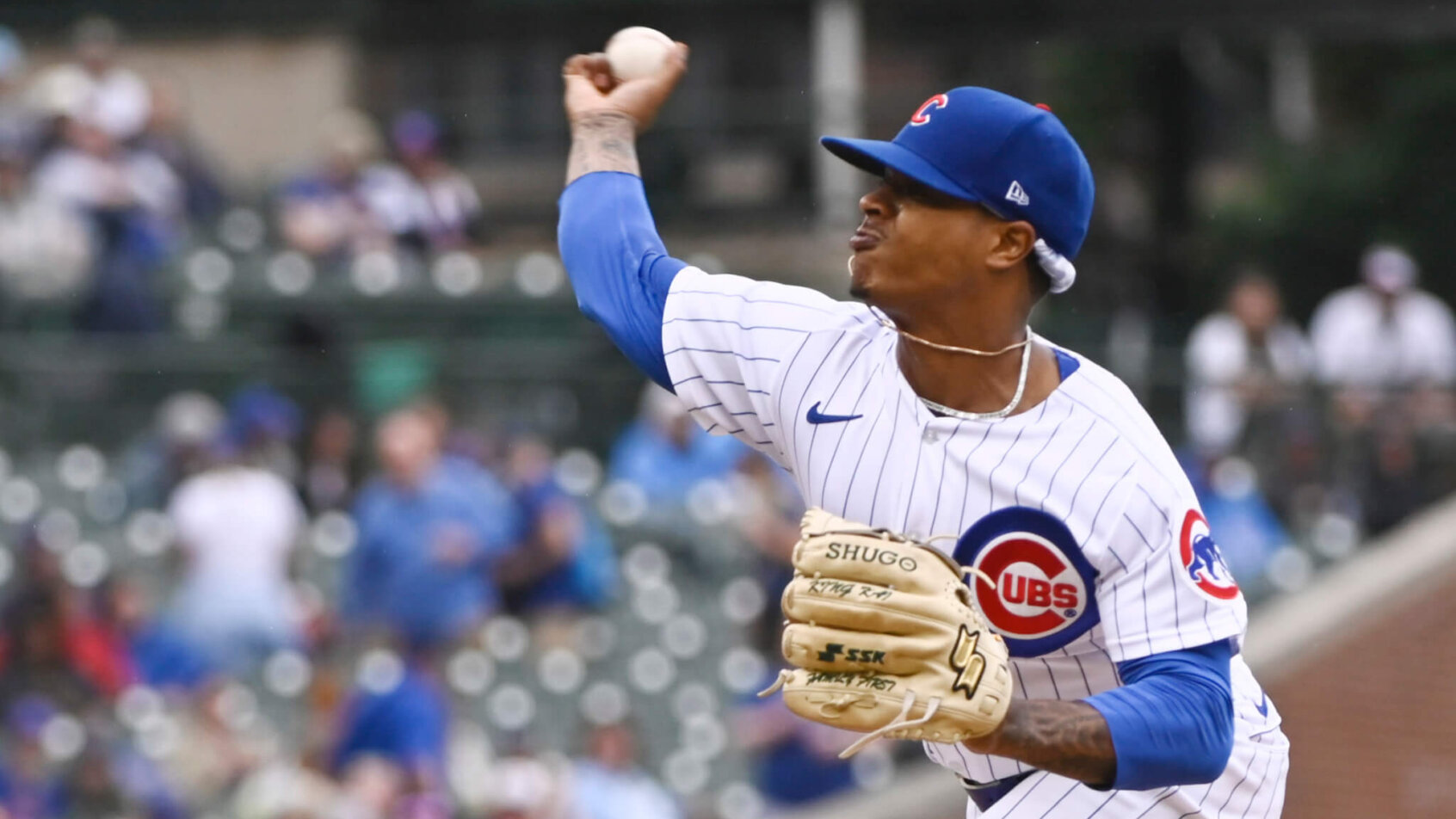Marcus Stroman delivers a pitch