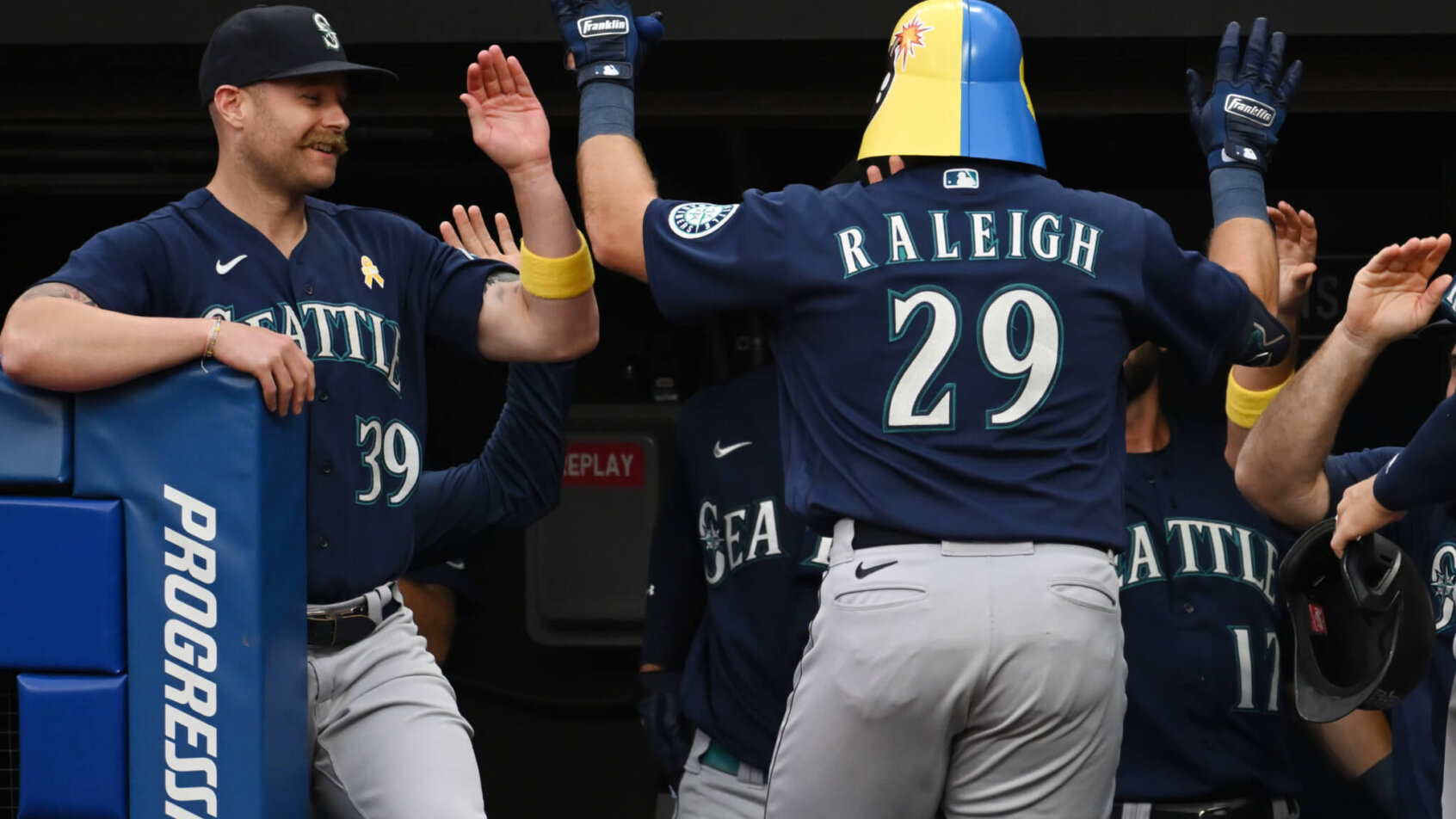 Mariners vs Guardians odds