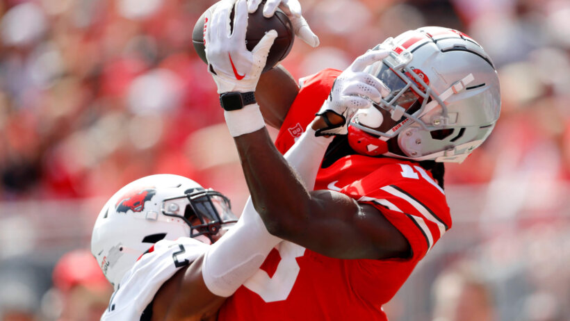 Ohio State Buckeyes wide receiver Marvin Harrison Jr. makes the touchdown catch