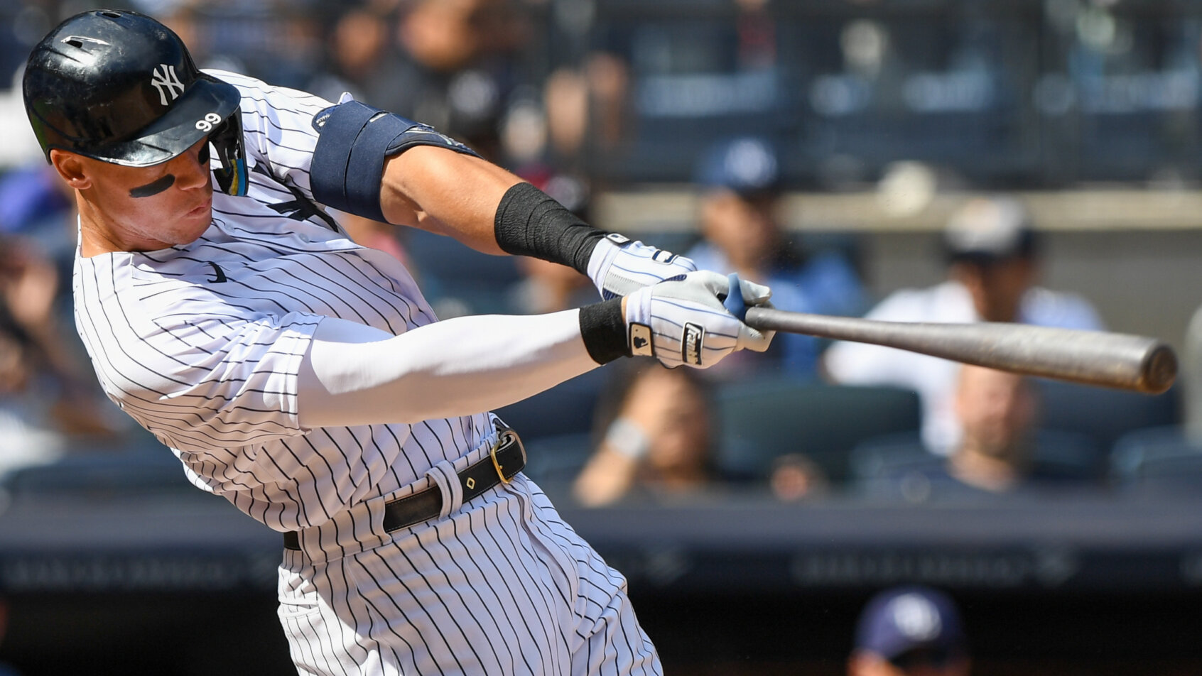 Aaron Judge smacks a hit