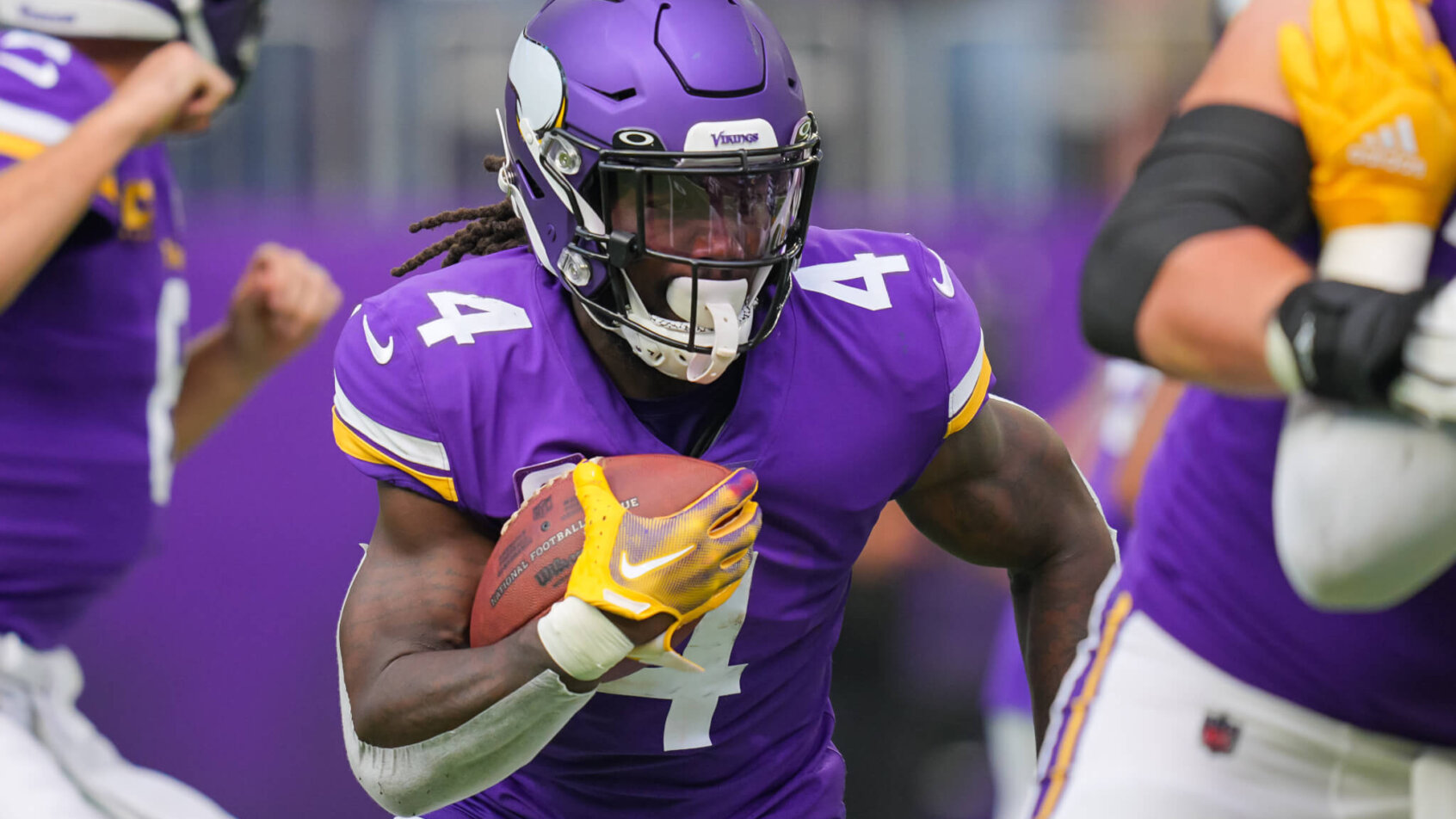 Dalvin Cook rushes versus Green Bay