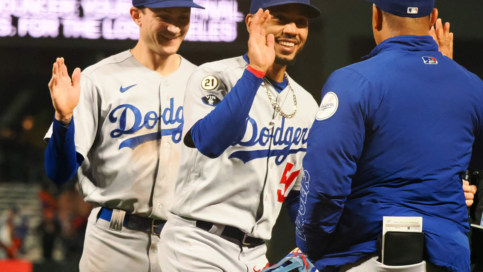 Dodgers vs Giants odds