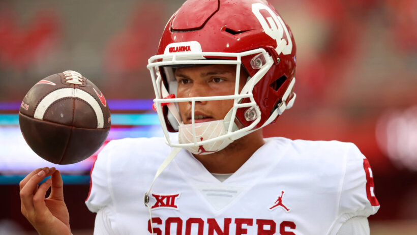 Oklahoma Sooners quarterback Dillon Gabriel warms up