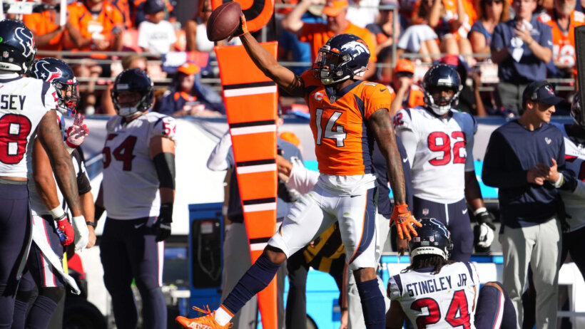 Courtland Sutton celebrates a catch