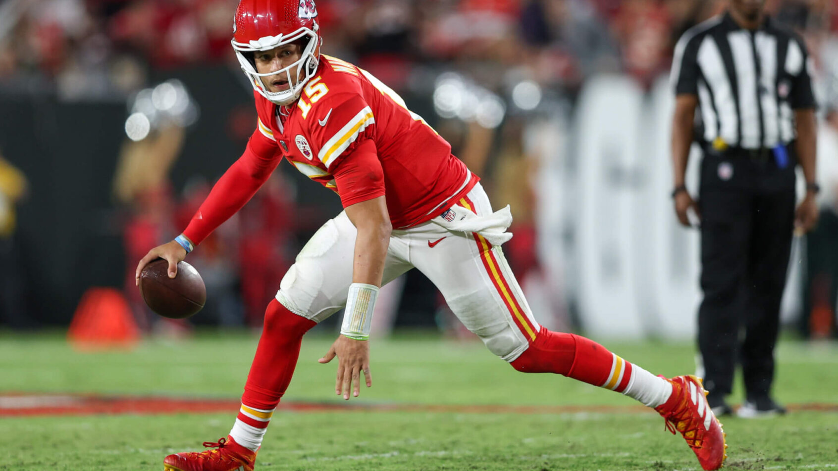 Patrick Mahomes escapes the pocket